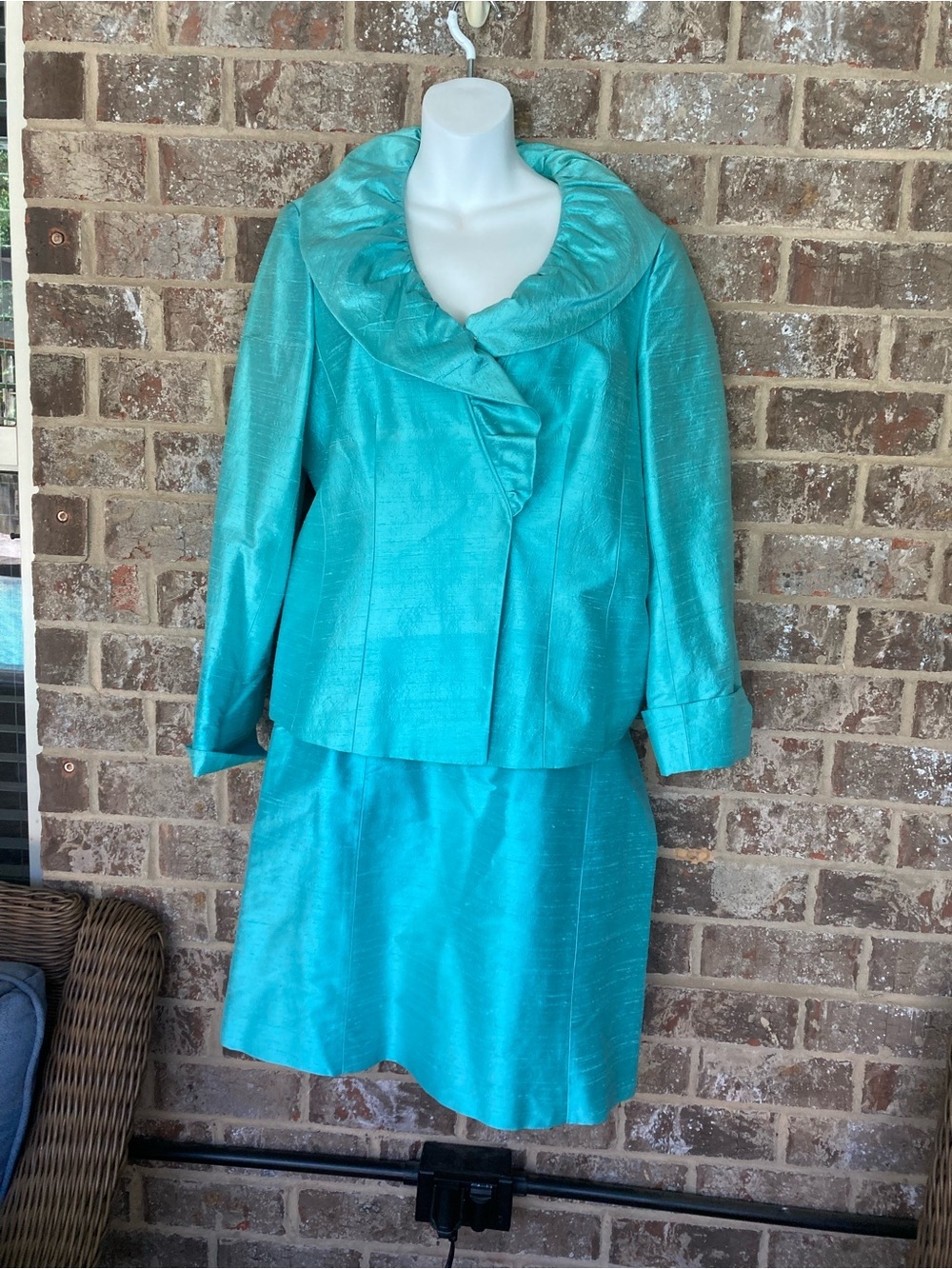 Lafayette 148 professional skirt suit silk size 12